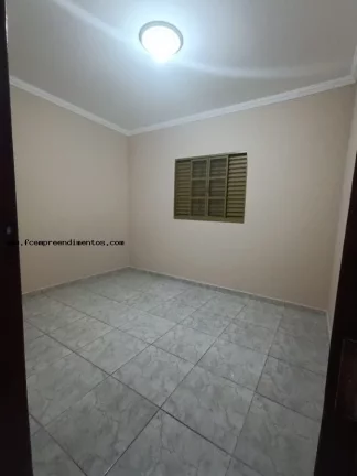 Imagem Casa para Venda em Limeira, Jardim Ipanema, 2 dormitórios, 1 banheiro, 2 vagas