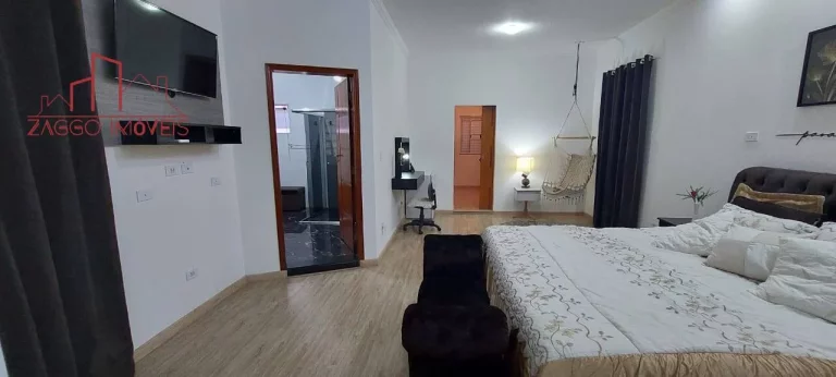 Imagem Belíssima casa a 800m do centro de Embu-Guaçu.