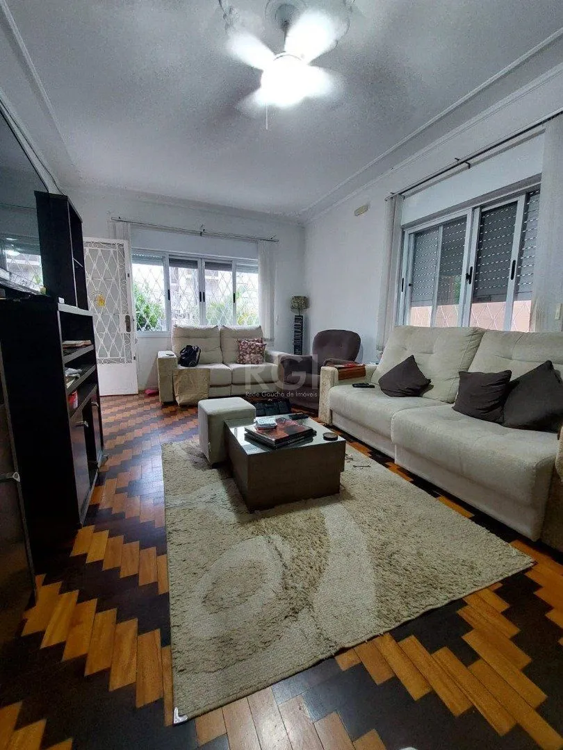 Imagem Casa para Venda - 184m², 3 dormitórios, sendo 1 suites, 4 vagas - Cristal