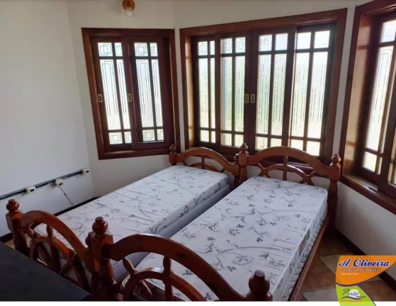 Imagem Linda Casa em Condomínio Fechado