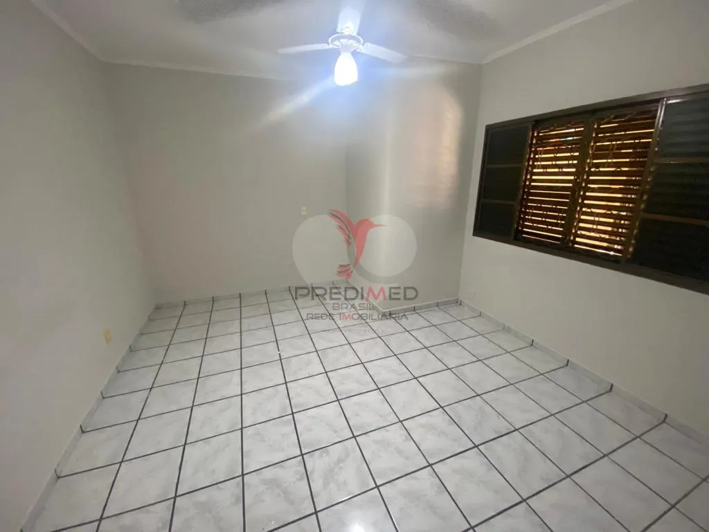 Imagem Casa de 3 quartos, 199m² no bairro Conjunto Sílvio Campanholi, em Lençóis Paulista