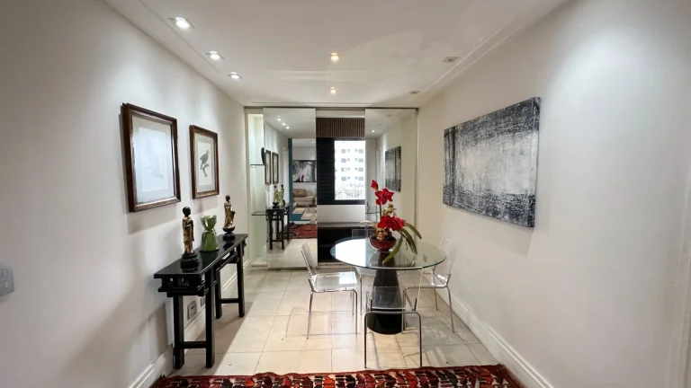 Imagem Cobertura Duplex 200M², 3Q, 3 Suítes, 6 Banheiros, 2 Vagas, 3 Salas, 1 Lavabo, Piscina Particular, Terraço com Área Gourmet, Suíte Master C/ Hidro.