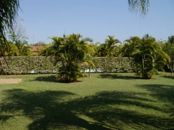 Imagem Chácara com terreno de 2.500m2 e com área construída de 540m2, com duas casas (sede e hóspedes),...
