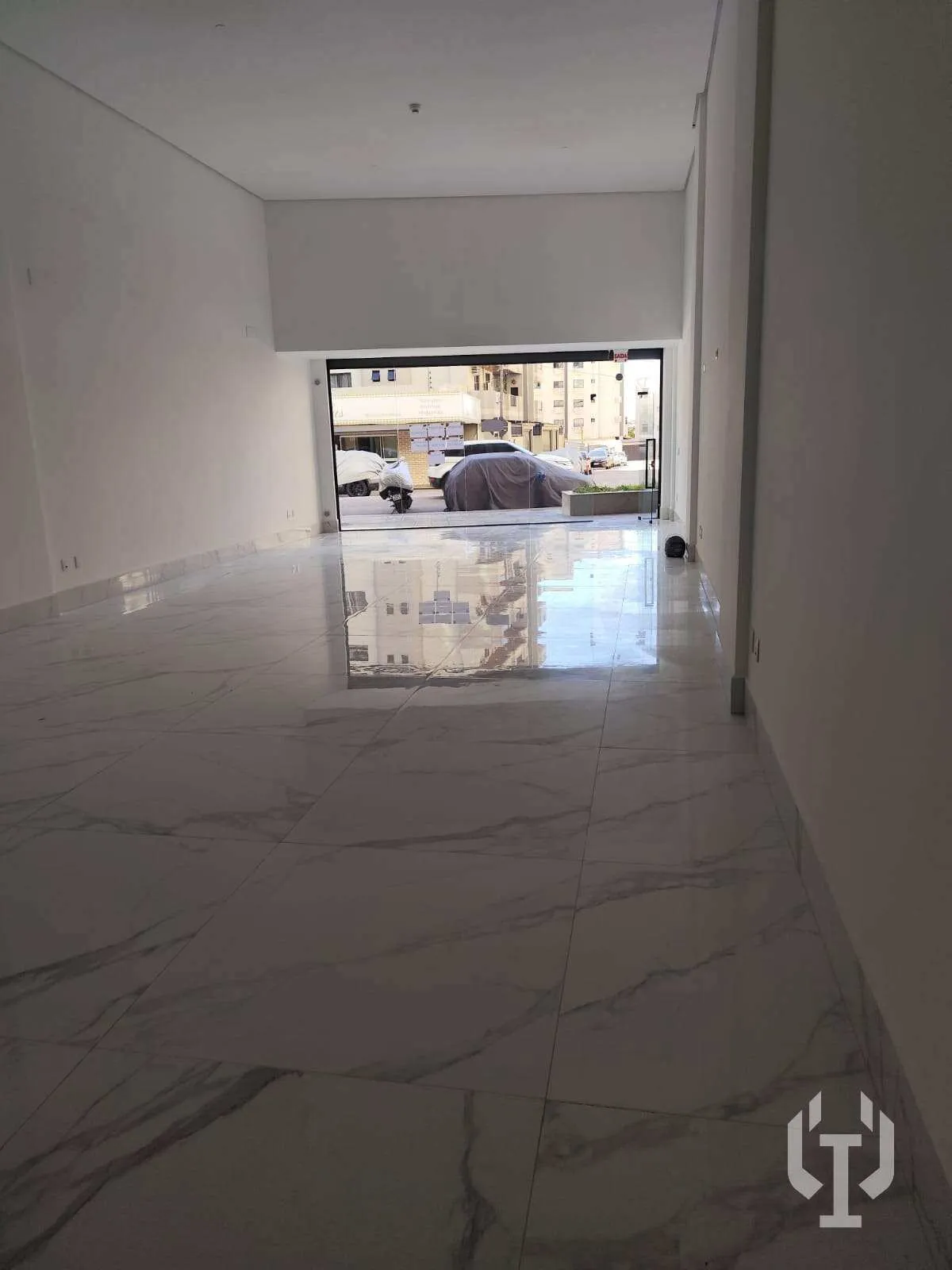 Imagem Sala comercial para alugar, no La rocca -Dallo em Itapema, Centro, 290m2
