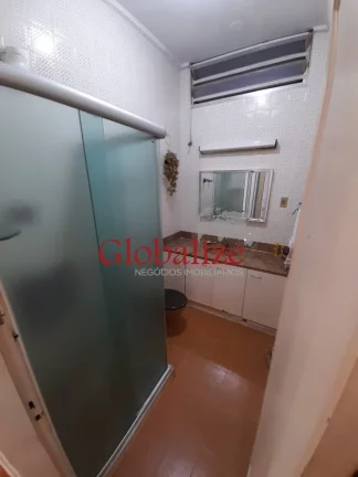 Imagem Casa com 3 dormitórios e 2 vagas à venda no Macuco em Santos R$ 900.000,00