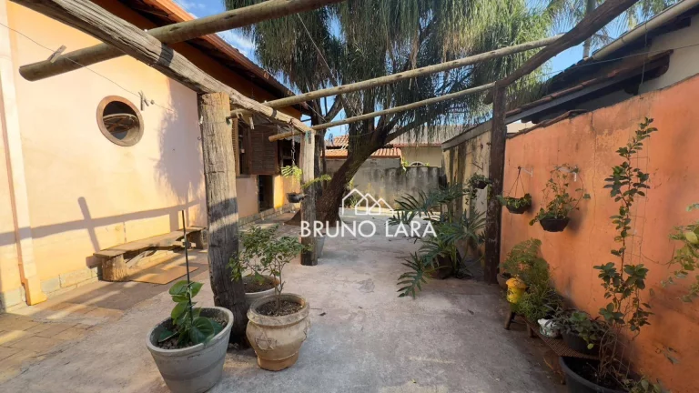 Imagem Casa a venda em Igarapé MG / Centro