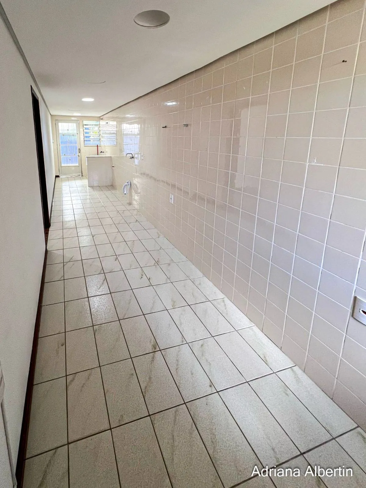Imagem Casa para Venda - 180m², 3 dormitórios, sendo 1 suites, 2 vagas - Ipanema