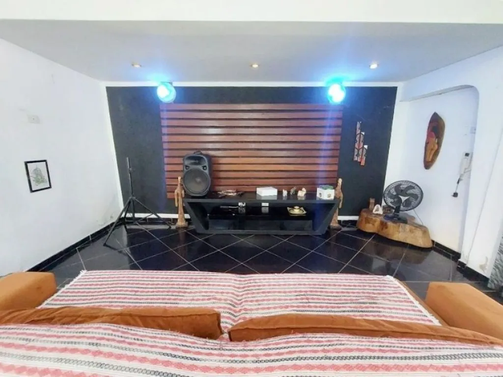 Imagem CASA COM 250,00 m² - BOQUEIRÃO - PRAIA GRANDE SP