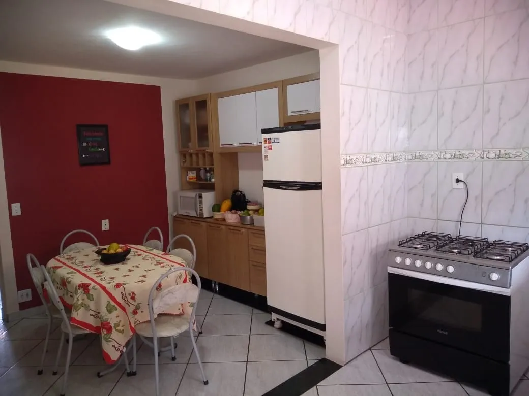 Imagem Casa à venda 3 Quartos, 1 Suite, 3 Vagas, 200M², Parque São Francisco, Guaratinguetá - SP