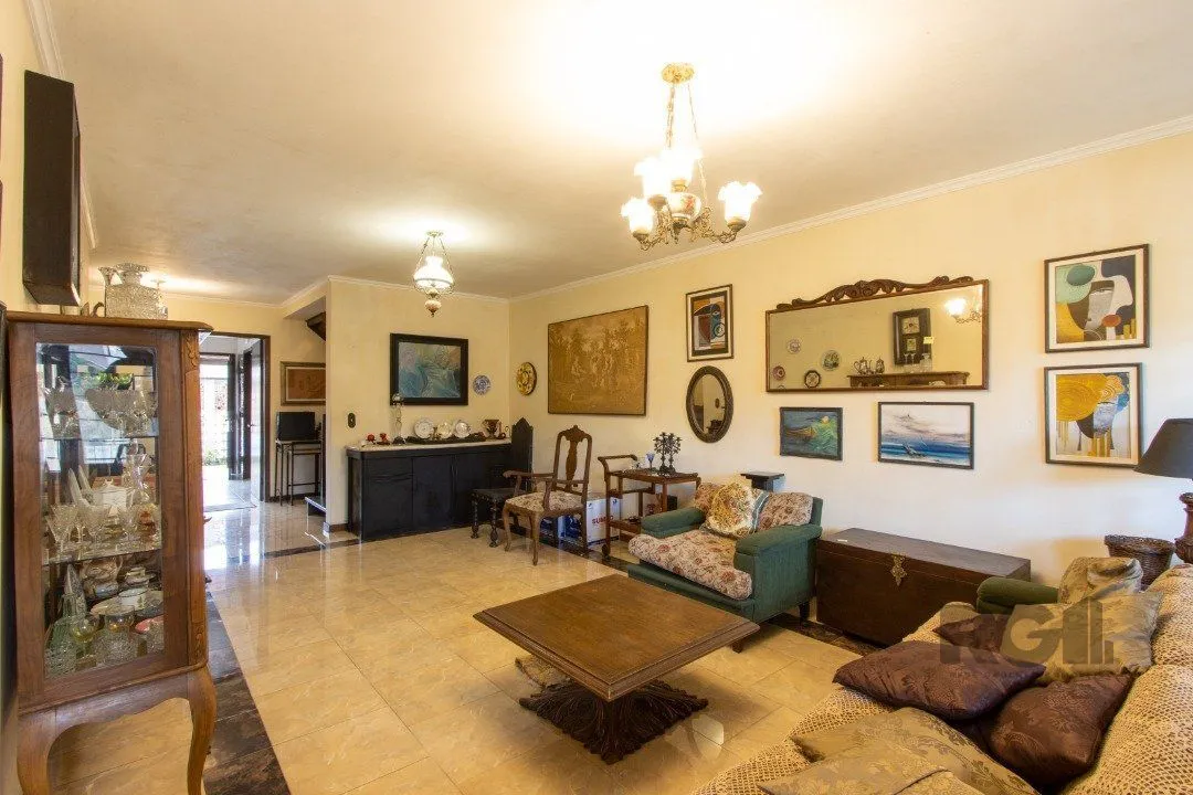 Imagem Casa para Venda - 200m², 3 dormitórios, sendo 1 suites, 3 vagas - Jardim Verde