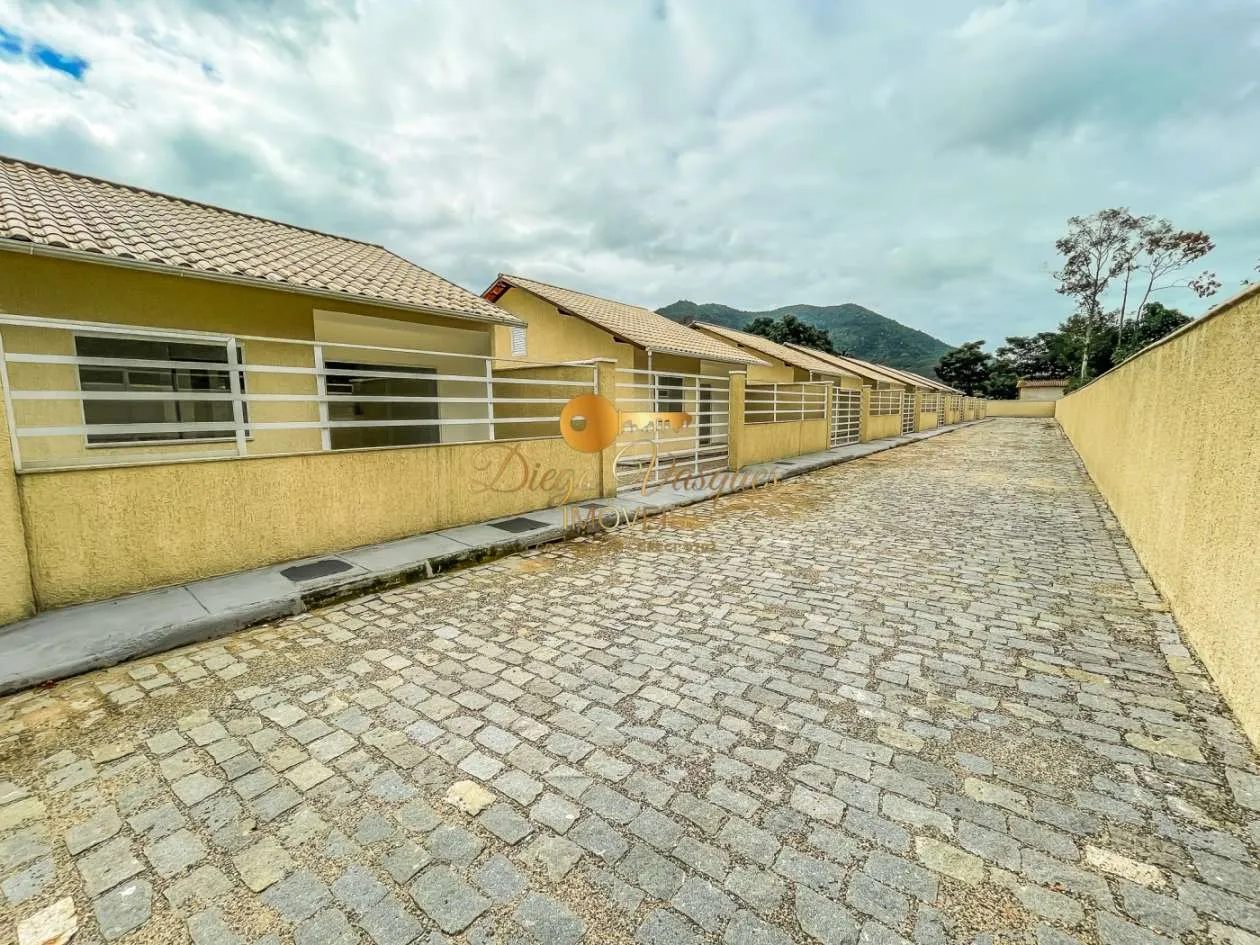 Imagem Casa em Condomínio para Venda em Guapimirim / RJ no bairro Cotia