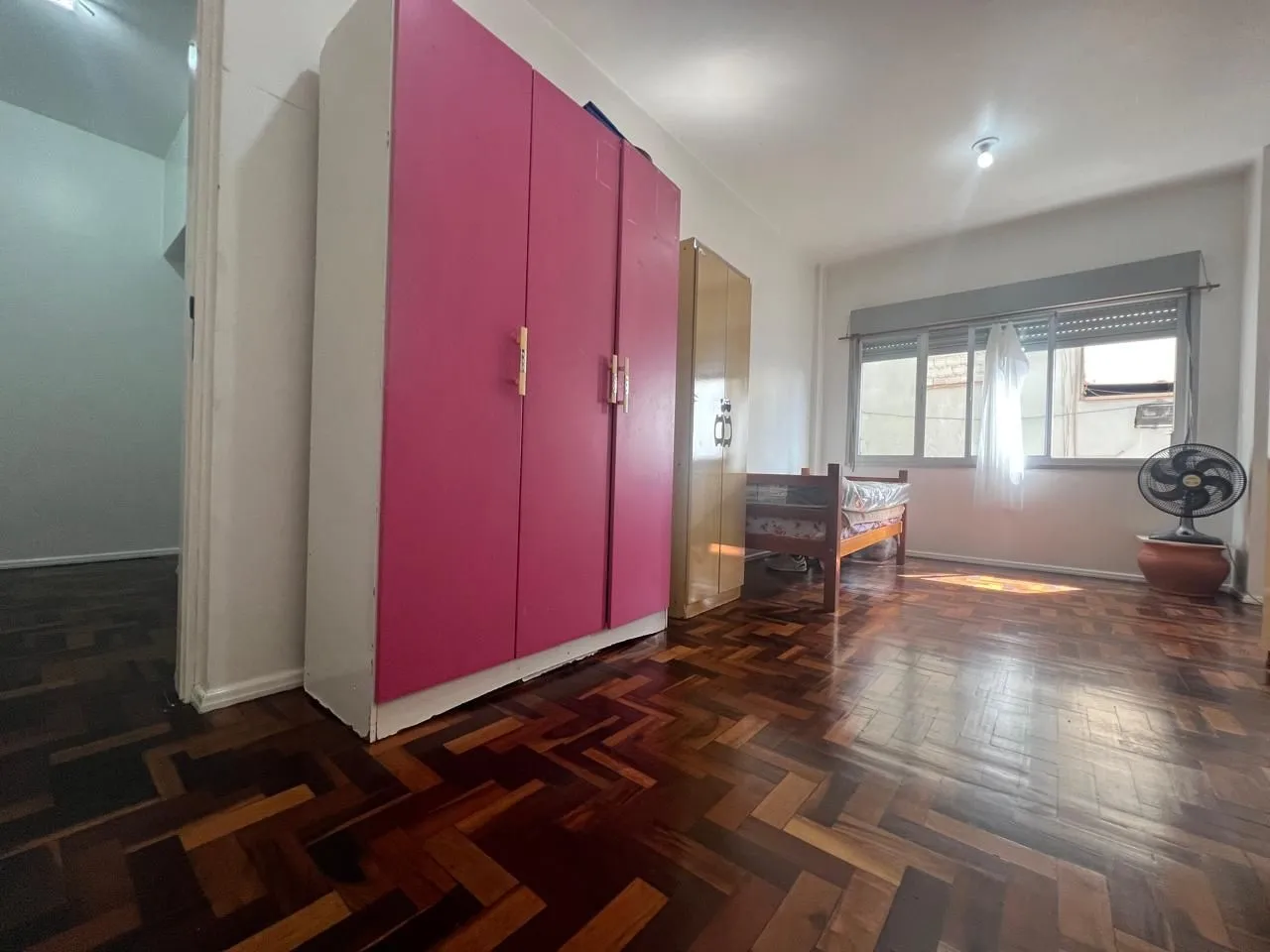 Imagem EXCELENTE E AMPLO APARTAMENTO 3 DORMITÓRIOS NO CENTRO - MUITA LUZ E O MELHOR DA VIDA URBANA!