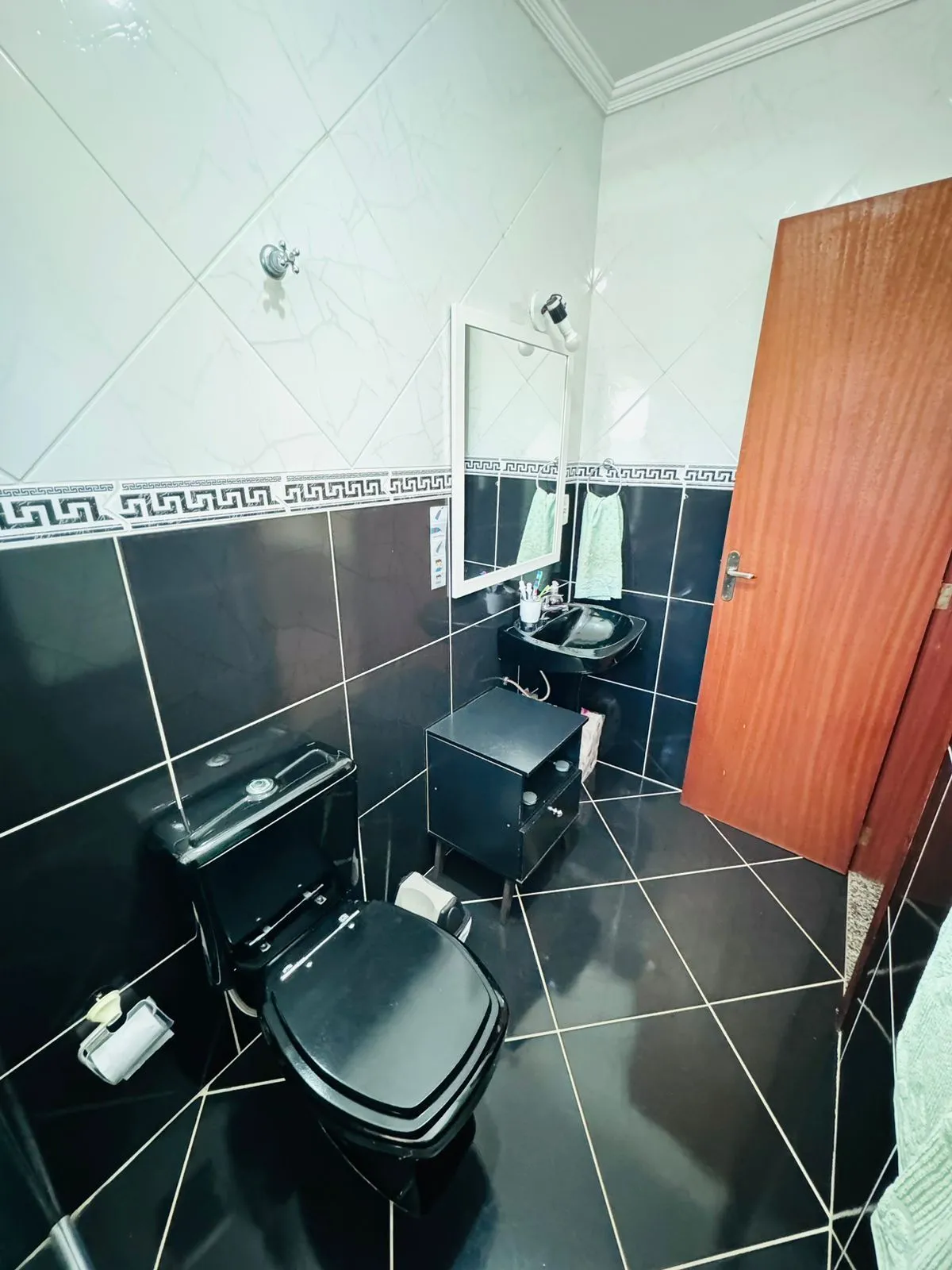 Imagem Casa no bairro Hípica - 3 dormitórios