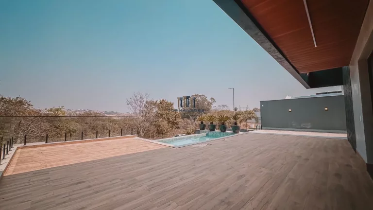 Imagem Casa moderna com vista definitiva, piscina suspensa em Alphaville/ Vespasiano