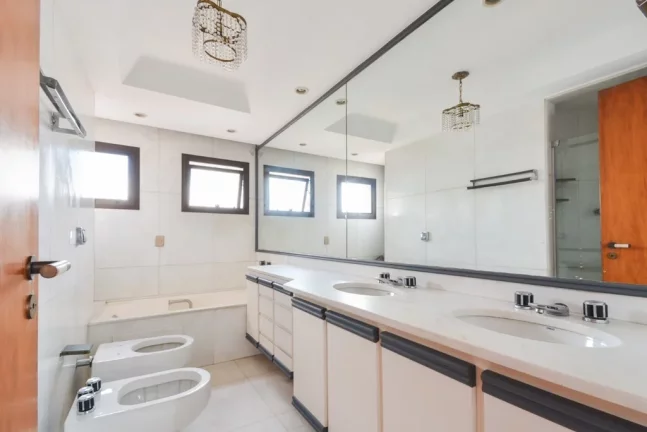 Imagem Apartamento à venda em São Paulo, Pacaembu, com 4 quartos, 274m2