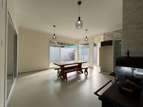 Imagem Essa casa de alto padrão é linda e encantadora.