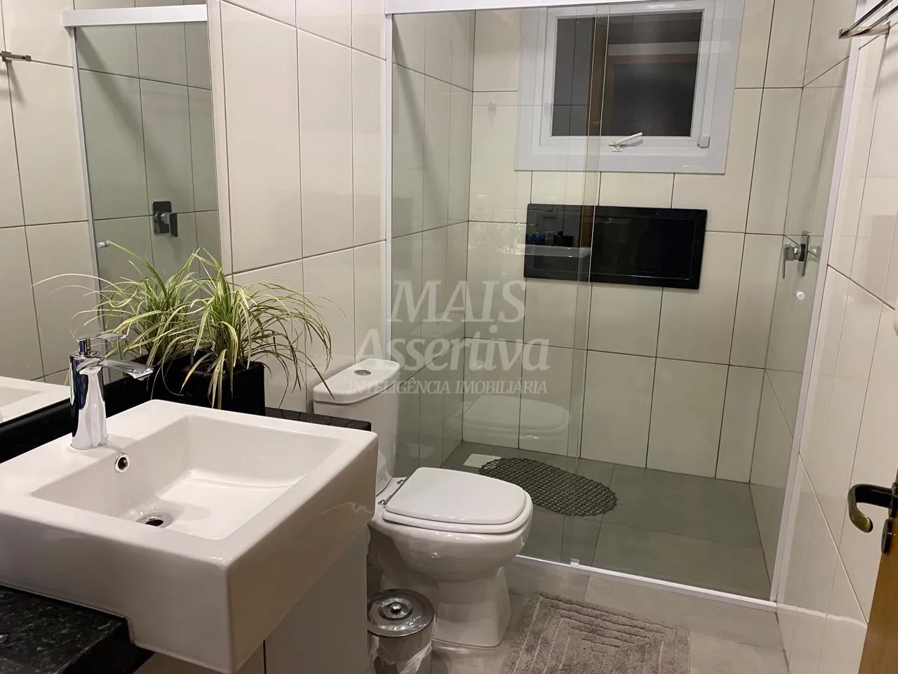 Imagem Excelente casa à venda na Serra Gaúcha, no município de Gramado/RS-3 dormitórios