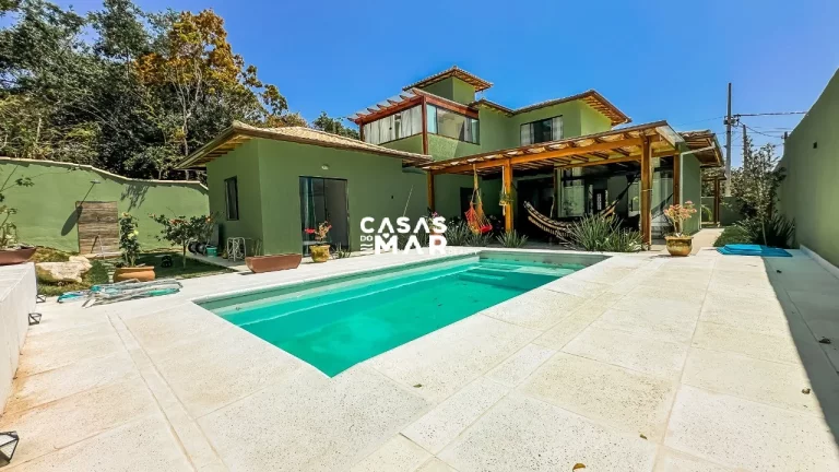 Foto do imóvel Casa moderna em condomínio à venda em Búzios-RJ, 3 suítes, 4 banheiros, 2 vagas, 250m² na Baía Formosa. Aproveite!