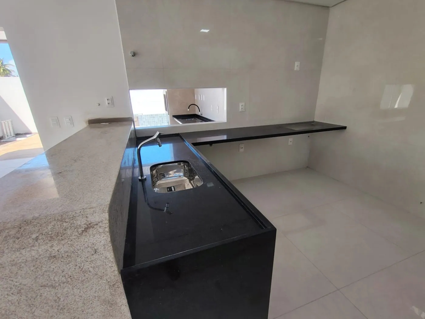 Imagem Casa em Condomínio para Venda em Marechal Deodoro, 3 dormitórios, 3 suítes, 4 banheiros, 2 vagas
