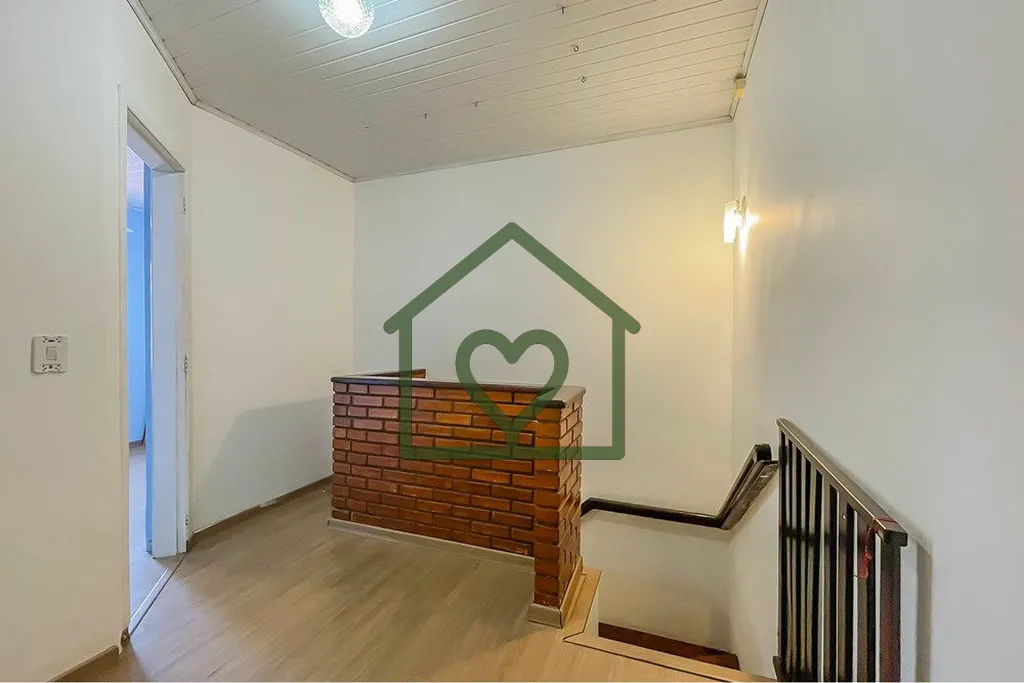 Imagem Casa em condomínio semimobiliada, com 85m² privativos, que combina de forma harmoniosa conforto, f...
