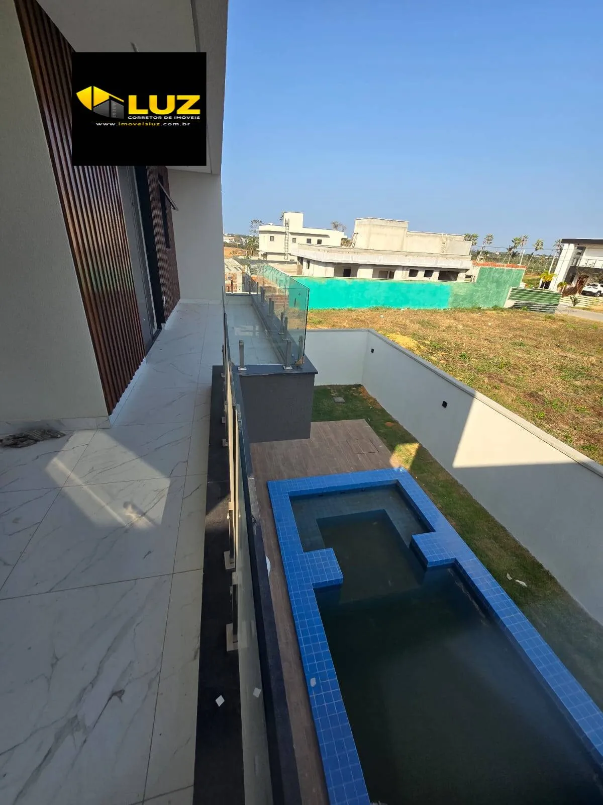 Imagem GRANDE OPORTUNIDADE!! Linda casa na Cidade Alphaville no Terras 4.