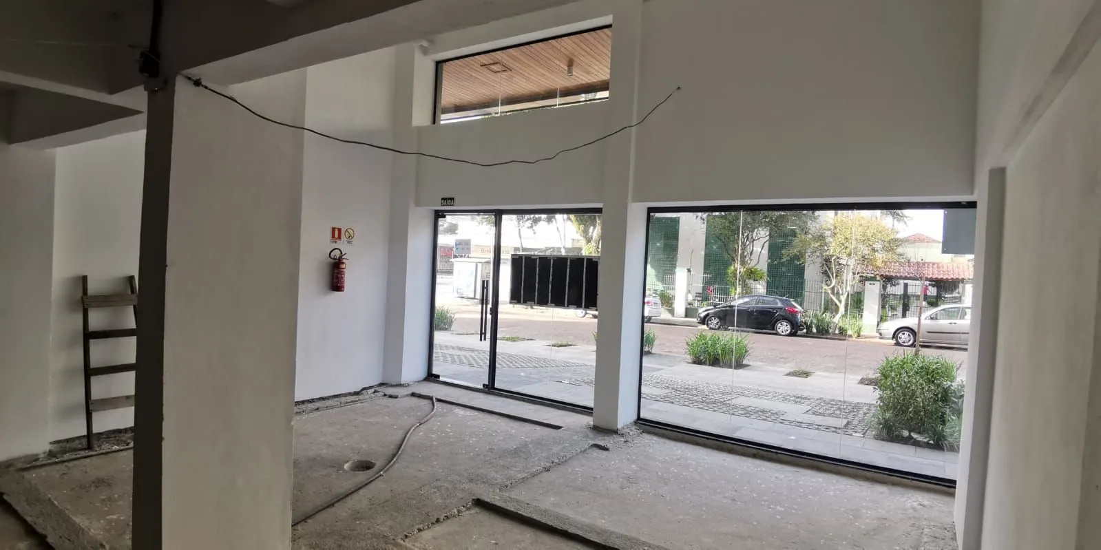 Imagem Vende loja ,com mezanino 180m², 2 banheiros