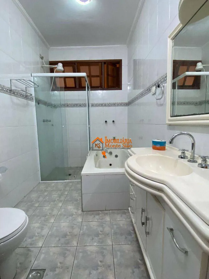 Imagem Casa Assobradada à Venda no Centro de Guarulhos - 3 Dorms e Suíte!