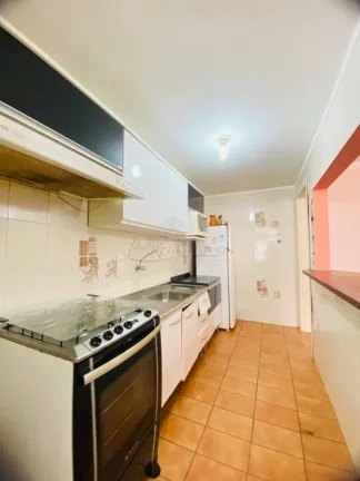 Imagem Uma (01) quadra do mar e próximo da Praça Flávio Boianovski. Apartamento 100% Mobiliado, com 02 d...