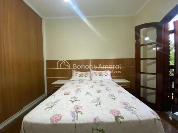 Imagem Casa com estilo suíço muito harmônica! No térreo iniciamos por uma sala de estar/TV toda avarand...