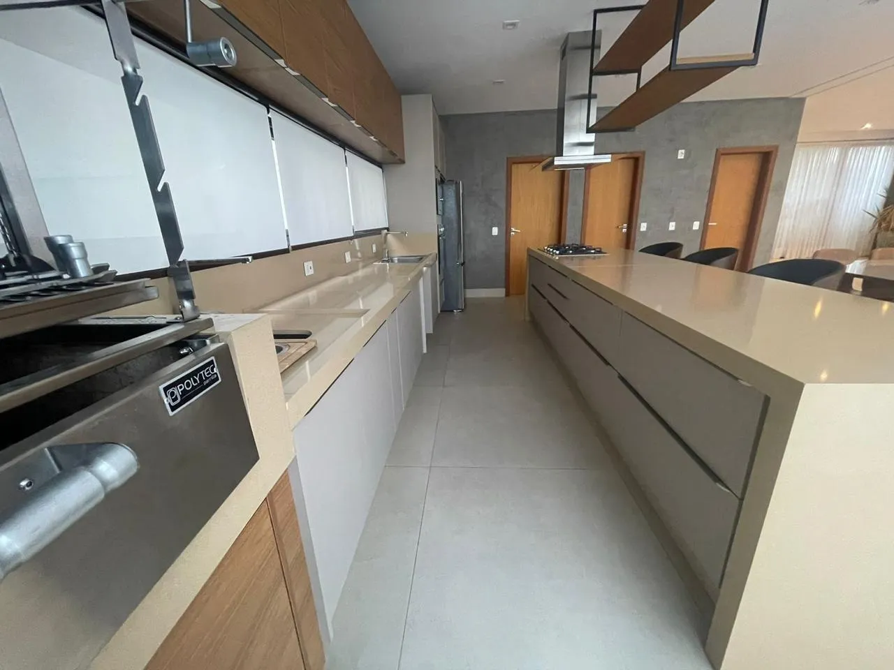 Imagem Casa de Luxo Decorada em Alphaville Nova Esplanada IV ? Vista para a Reserva e Porteira Fechada