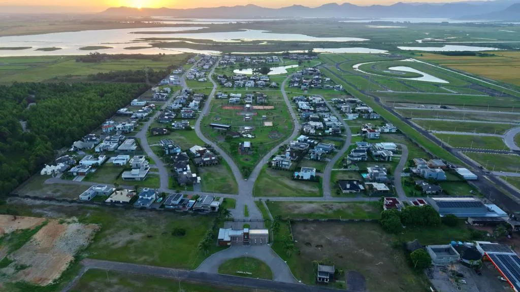 Foto do imóvel Casa em Condominio 3 Dormitórios - Bairro Atlantida Sul em Rua Estrada do mar - Atlantida Sul, Capao da Canoa - RS