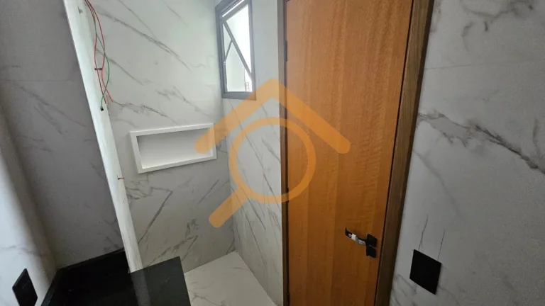 Imagem Excelente oportunidade de investimento: Casa à venda em São Paulo-SP, Vila Romano, com 3 quartos, 3 suítes e 147m² de área.