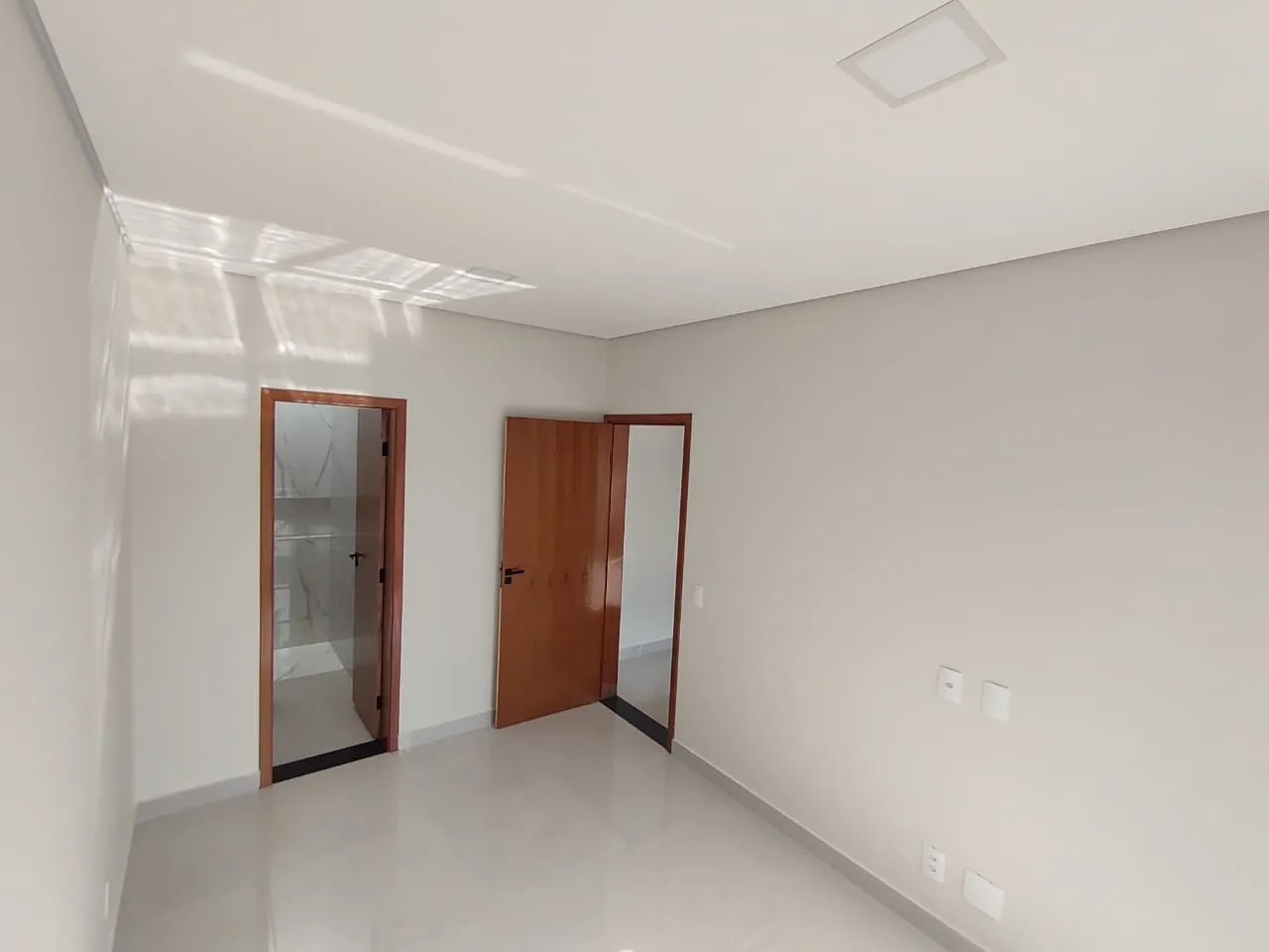 Imagem Oportunidade: Encantadora Casa à Venda no Condomínio Residencial Terras de São Francisco