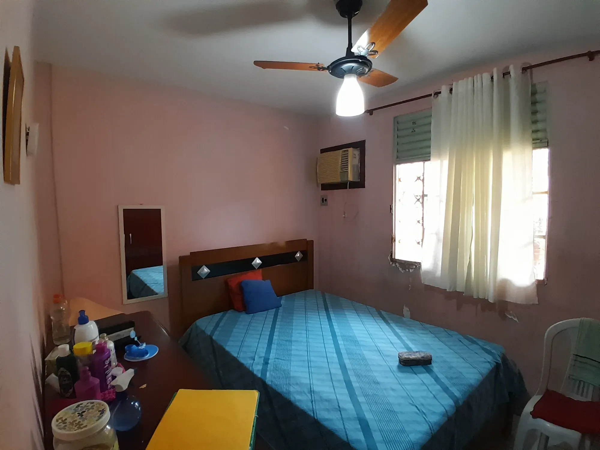 Imagem Casa com 2 Quartos à Venda, 150 metros em Bangu - Rio de Janeiro