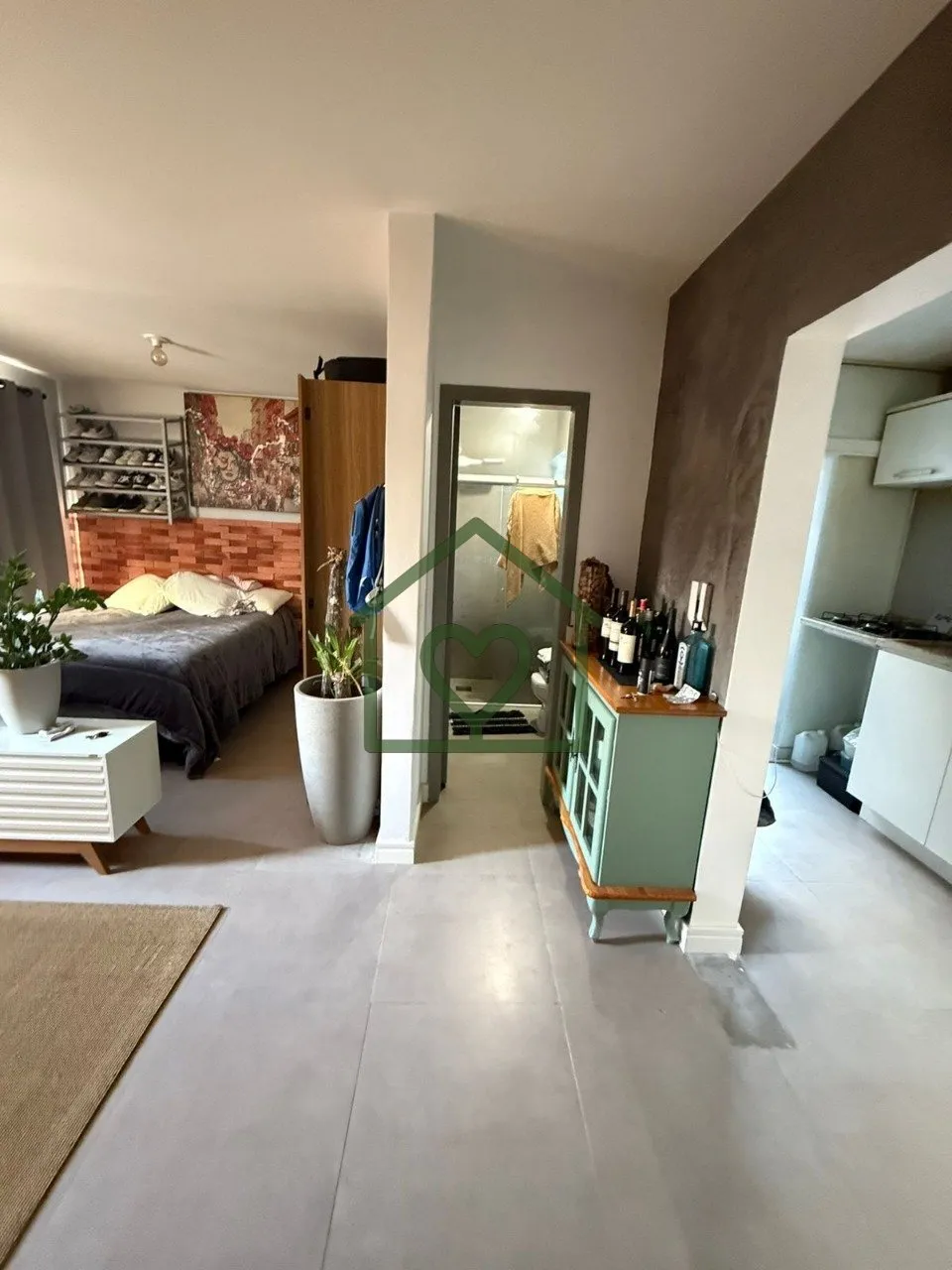 Imagem Studio moderno, mobiliado e pronto para morar. Ambientes integrados, móveis sob medida, cozinha pla...