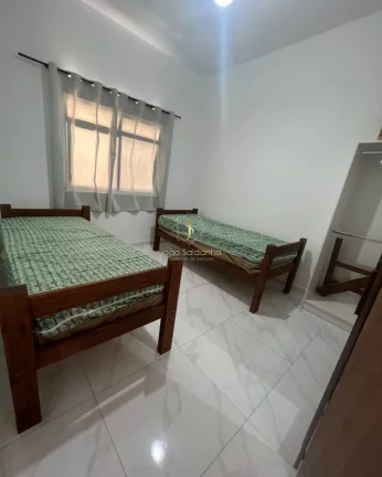 Imagem Casa com piscina e mobiliada para Venda em Guaratuba(Nereidas). 250m do mar, terreno, ótima localização!