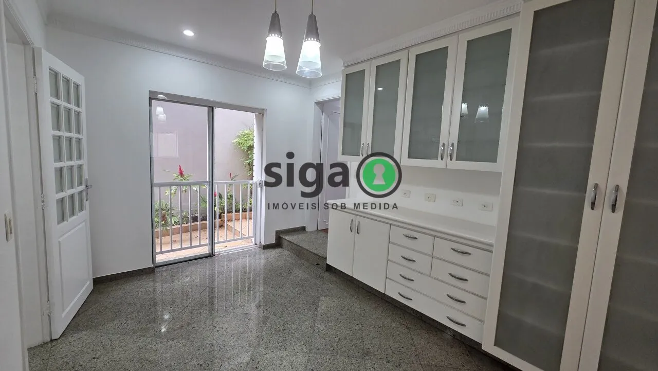 Imagem Casa em condomínio à venda e locação com 300m², 5 quartos e 2 vagas no Panamby