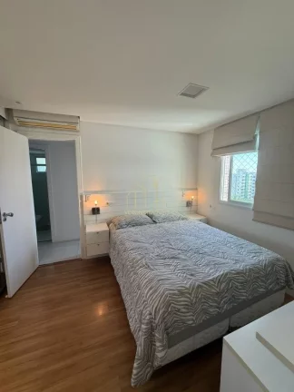 Imagem Apartamento à Venda em Alphaville Salvador 1 Porteira Fechada e Vista Livre 2 Quartos, 1 Suíte, Varanda Ampla Condomínio com Infraestrutura Completa R$ 900.000,00 Localização Privilegiada na Paralela