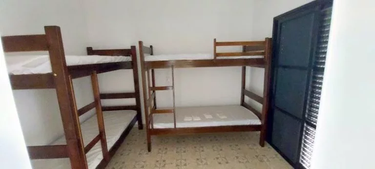 Imagem LINDO SOBRADO LADO PRAIA COM 4 DORMITORIOS (3 SUITES)