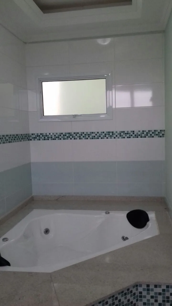 Imagem Casa à venda 3 Quartos, 3 Suites, 2 Vagas, 744.44M², Portal das Colinas, Guaratinguetá - SP