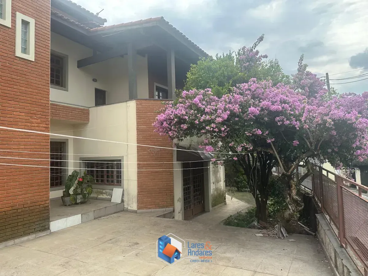 Imagem Sobrado para venda em Jardim Peri com 3 quartos, sendo 1 suíte, 300m²