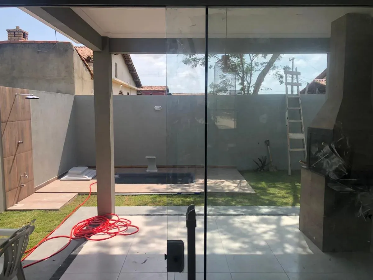 Imagem Casa em Condomínio para Venda em Cabo Frio / RJ no bairro Peró
