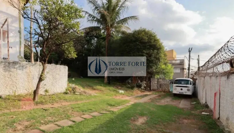 Imagem Casa espaçosa com 250 m², 3 dormitórios, 1 banheiro, 5 vagas de garagem