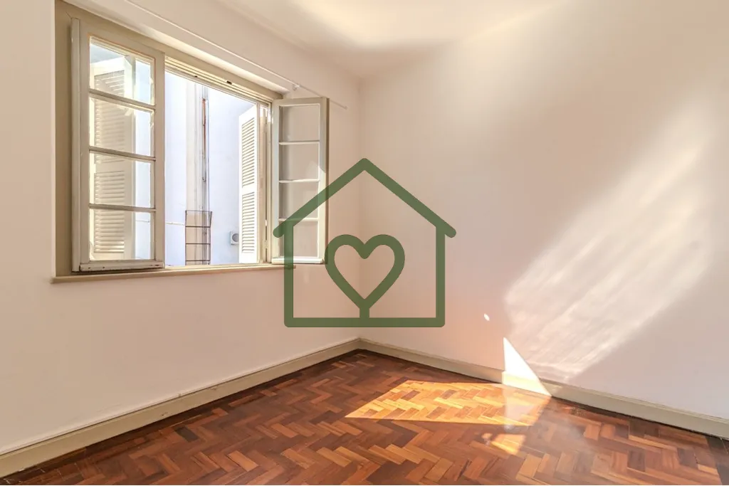 Imagem Apartamento de 3 dormitórios localizado no Centro Histórico, na Avenida Alberto Bins, 308. Imóvel...