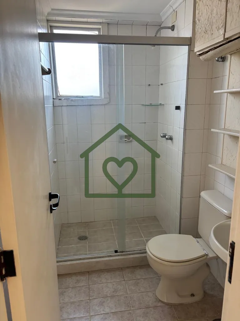 Imagem VENDO E FACILITO, ótimo apartamento com 2 dormitórios, 1 banheiro com gás central, ampla cozinha ...