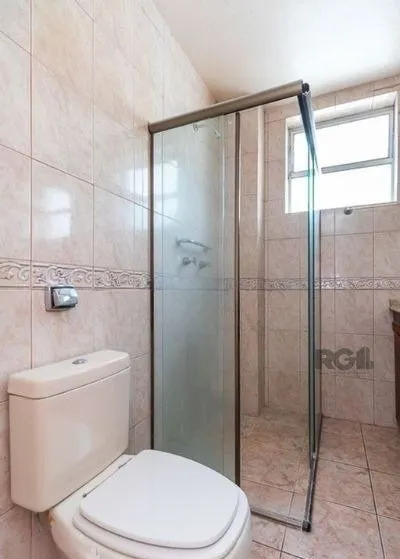 Imagem Apartamento no bairro Floresta de 2 dormitórios dependência e vaga DESOCUPADO