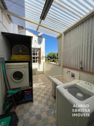 Imagem Casa estilo sobrado com 3 dormitórios cozinha e ampla sala a venda na região central de Itu SP