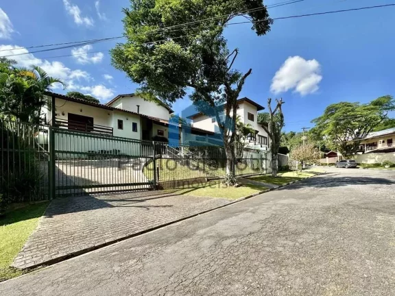 Imagem Linda casa à venda em condomínio na Graja Viana