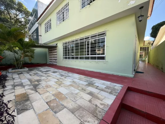 Imagem Casa para Venda em Recife, Encruzilhada, 5 dormitórios, 2 suítes, 4 banheiros, 2 vagas