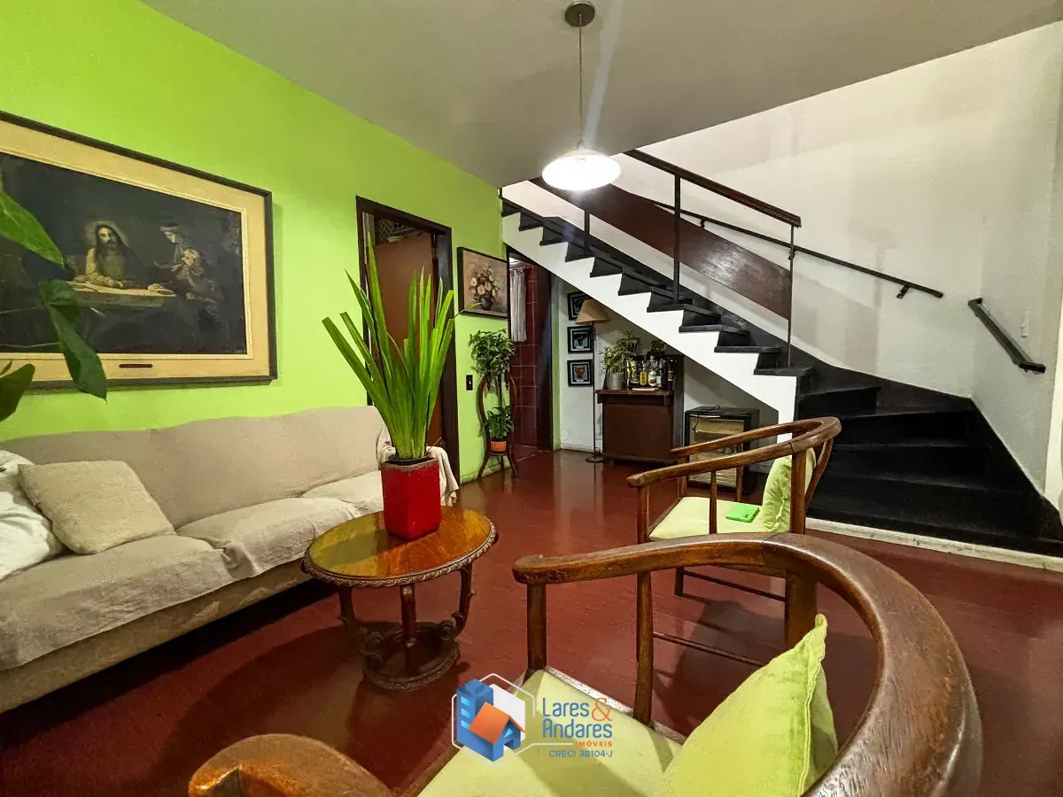 Imagem Sobrado para venda em Jardim Hípico com 3 quartos, sendo 1 suíte, 143m²